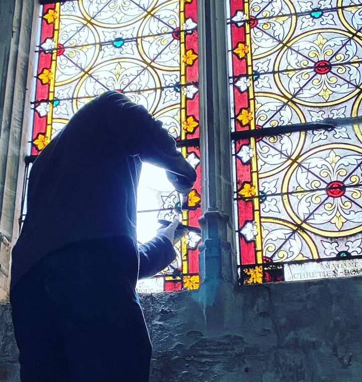 Réparation de vitrail ancien Chartres